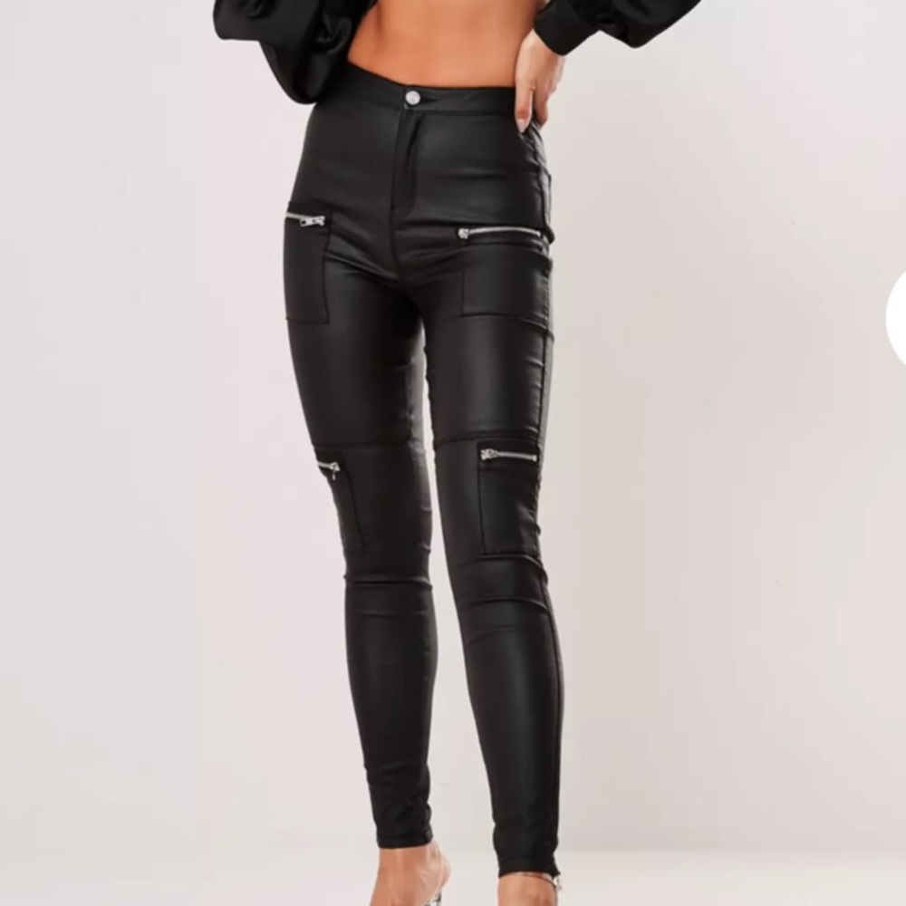Missguided High Waisted Zip Pocket Jeans